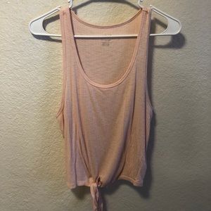 AE cropped tie front tank 🔥